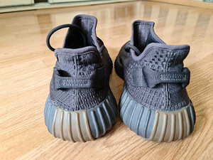 Adidas Yeezy Boost 350 V2 'Cinder' Tossud (3 foto / 3)