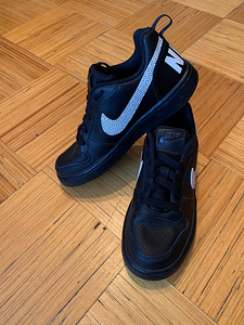 Продам классные кроссовки Nike. (3 фото из 5)