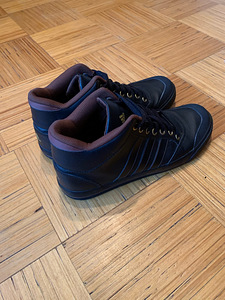 Продам классные кроссовки Adidas. (4 фото из 5)