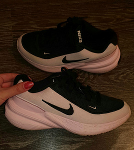 Naiste tossud Nike Black Rose (37) (2 foto / 3)