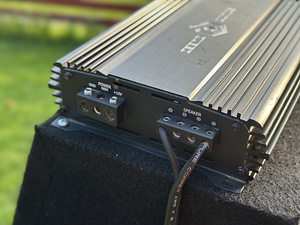 Subwoofer + võimendi (2 foto / 3)