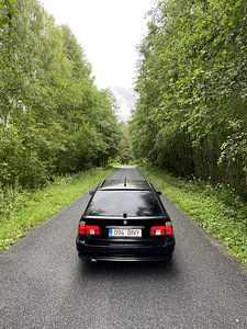 БМВ е39 525i 141квт (3 фото из 9)