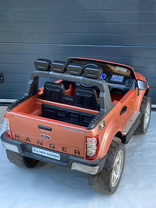 Laste Ford Ranger Elektriauto (2 foto / 3)