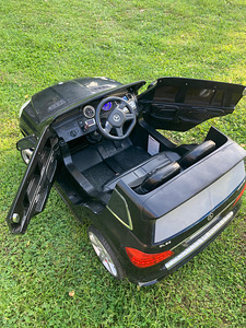 Mercedes-Benz GL63 Laste Elektriauto (3 foto / 3)