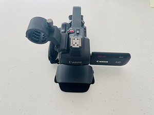 Canon XA11 (1 фото из 6)
