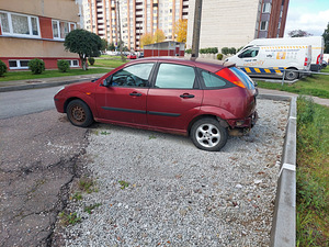 Продам автомобиль Форд Фокус 2002г. (3 фото из 3)