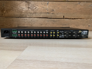 Australianmonitor IN400 composite/stereo audio AV switch amp (1 foto / 3)