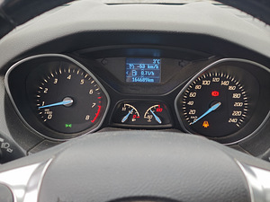Ford focus (2 foto / 6)