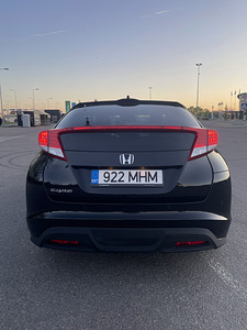 Honda Civic 1.8 104kW (3 foto / 8)