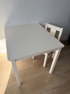 Стол детский IKEA (1 фото из 2)