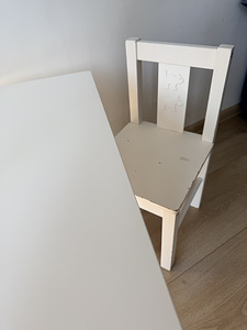 Стол детский IKEA (2 фото из 2)