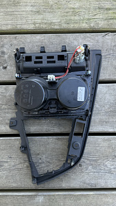 BMW F30, F31, F34 Front Cupholders w/ Console Trim Cover (3 foto / 3)