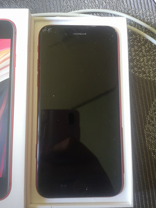 iPhone SE 2020 (6 foto / 6)
