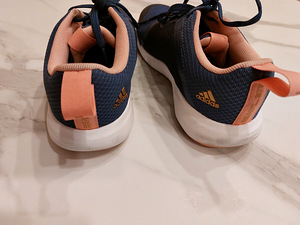 Adidas tossud, s 36 (1 foto / 3)