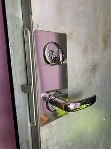 Metallkonstruktsioonid, uksed, lukud, keevitamine, värvimine (4 foto / 10)
