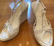 Босоножки на каблуке белые Bally - размер 38