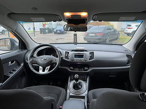 KIA SPORTAGE (9 foto / 10)