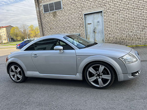 AUDI TT COUPE QUATTRO (5 foto / 11)