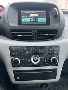 NISSAN ALMERA TINO (8 foto / 10)