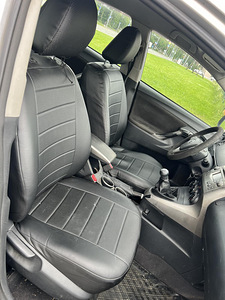 TOYOTA VERSO (9 foto / 10)