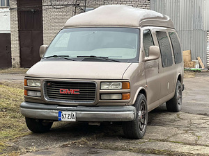 GMC SAVANA 1500 (3 foto / 10)