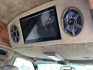 GMC SAVANA 1500 (13 фото из 13)