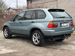 BMW X5 (6 foto / 11)