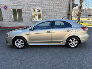 MITSUBISHI LANCER (3 foto / 10)