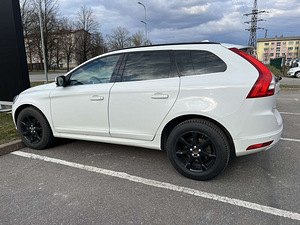 VOLVO XC60 (4 фото из 11)