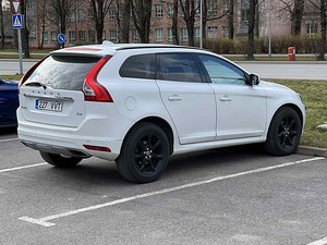VOLVO XC60 (7 фото из 11)