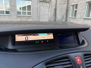 RENAULT MEGANE SCENIC (8 foto / 10)