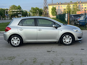 TOYOTA AURIS (5 фото из 11)