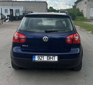 VOLKSWAGEN GOLF (7 foto / 10)