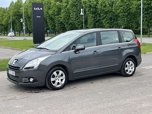 PEUGEOT 5008 (1 фото из 11)