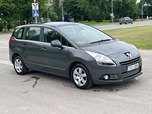 PEUGEOT 5008 (2 фото из 11)