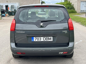 PEUGEOT 5008 (8 фото из 11)