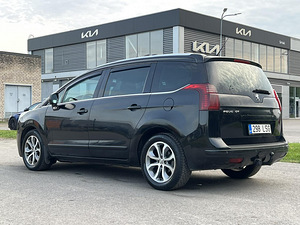 PEUGEOT 5008 (6 foto / 11)