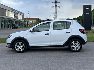 DACIA SANDERO (4 фото из 10)