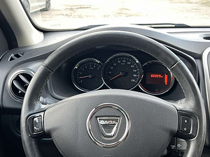 DACIA SANDERO (8 фото из 10)