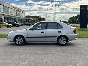 HYUNDAI ACCENT (4 foto / 12)
