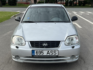 HYUNDAI ACCENT (3 foto / 12)