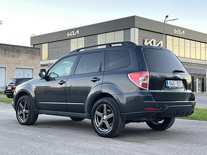 SUBARU FORESTER (6 foto / 10)