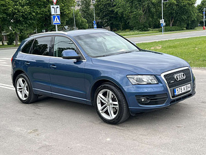 AUDI Q5 (2 foto / 11)