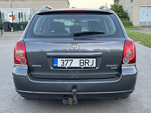 TOYOTA AVENSIS (8 фото из 11)