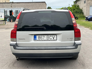 VOLVO V70 (8 фото из 11)