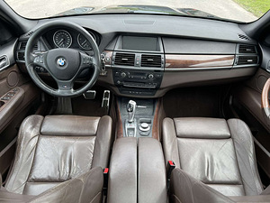 BMW X5 (10 foto / 11)
