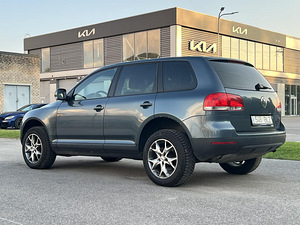 VOLKSWAGEN TOUAREG (6 foto / 11)