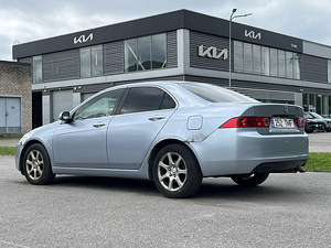HONDA ACCORD (6 foto / 11)