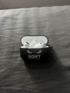AirPods Pro (2 фото из 3)