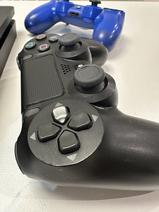 Sony PlayStation 4 Slim 500 Гб + 22 игры + 2 джойстика (4 фото из 4)